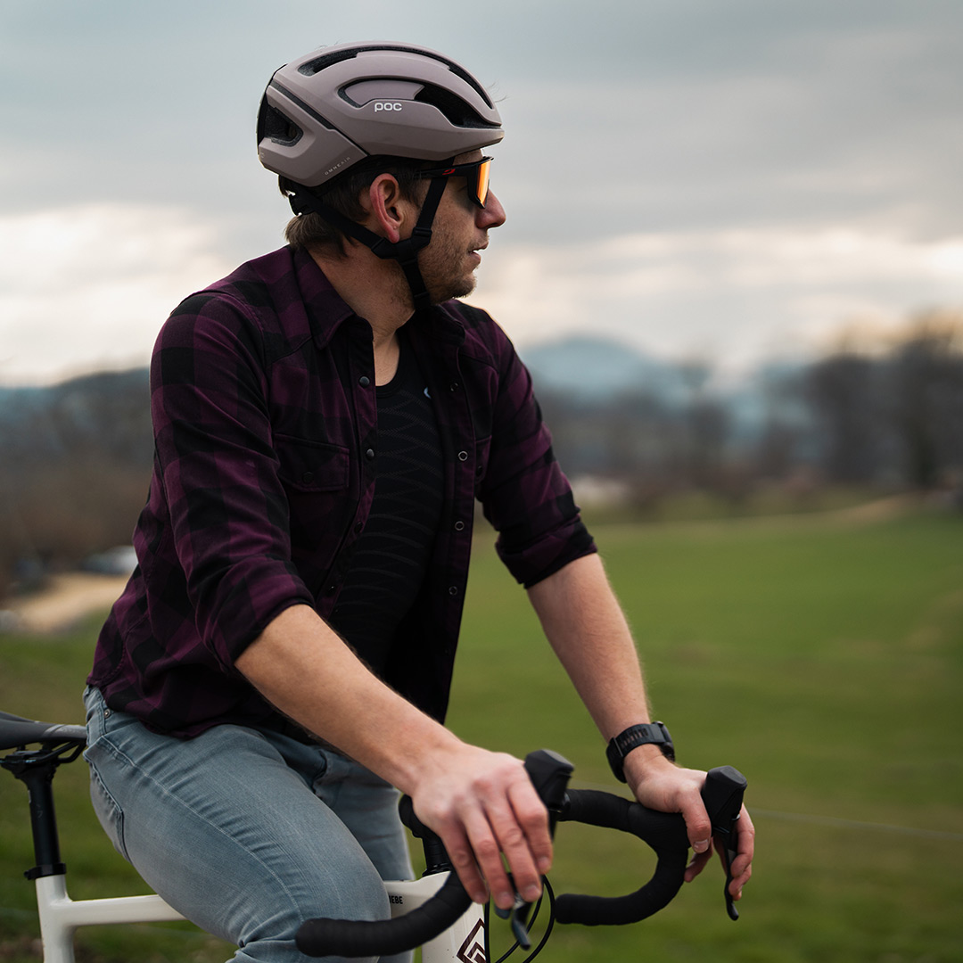 Patrik Hartmann auf einem Gravelbike in optimierter Sitzposition